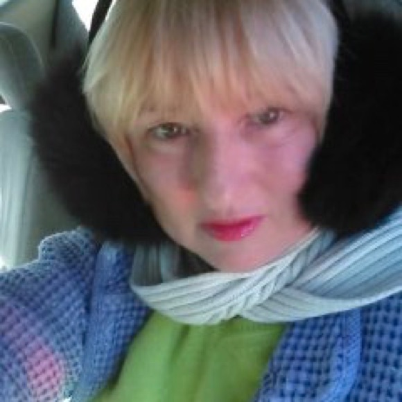 Meet your Posher, Deborah - Picture 3 of 8